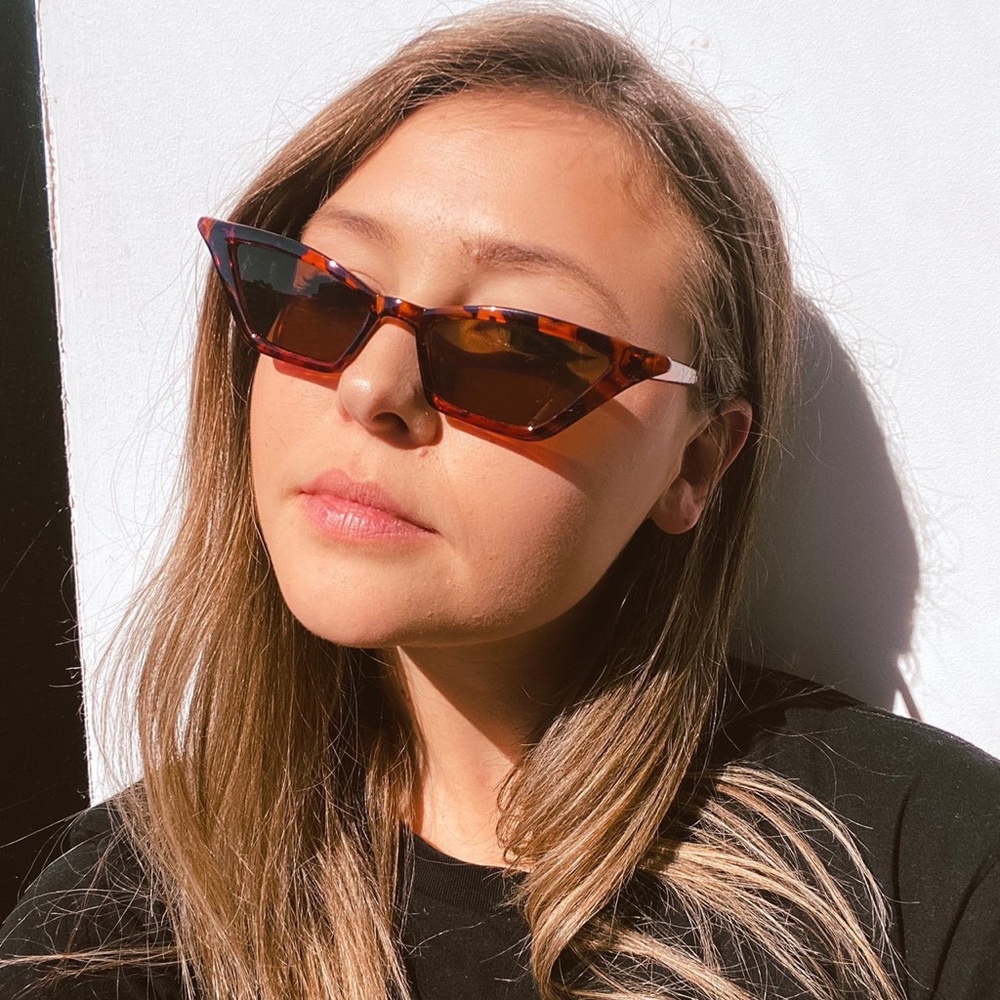 TORTOISESHELL GEOMETRIC CAT EYE SHADES - Picture 4 of 7